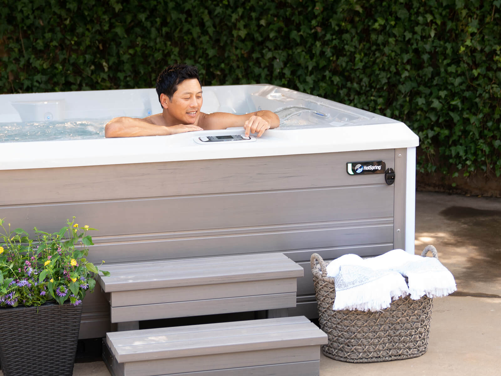 SX® 3 Person Value Hot Tub
